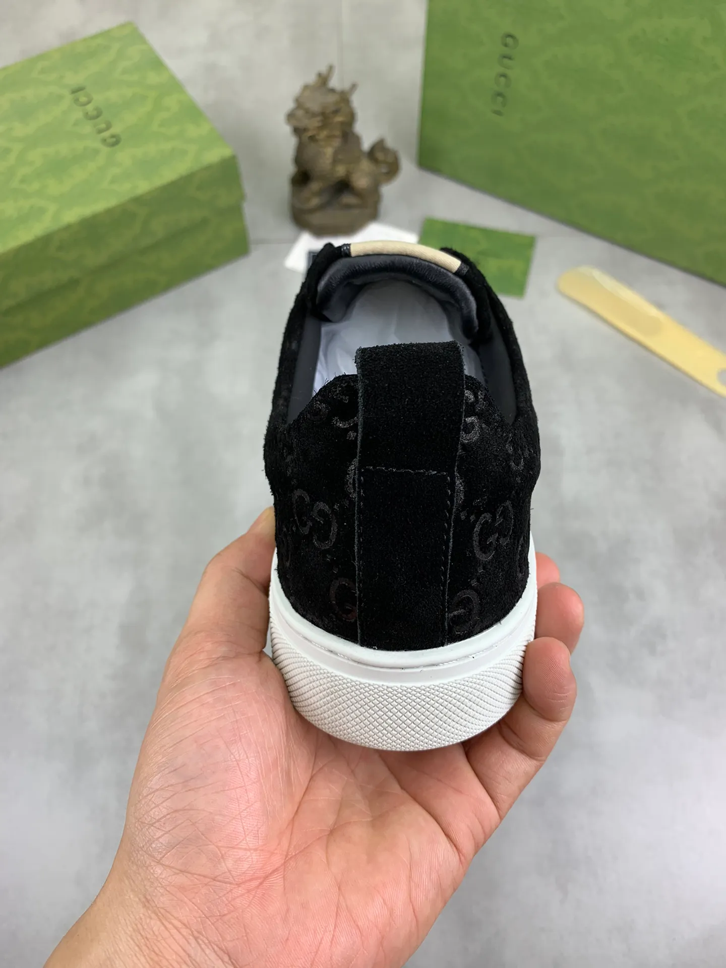 Men's shoes 💰P460💰[New model] (GUCCI) official website's latest 🎁🎁casual and fashionable men's shoes👟, hot style 💥 style is simple and elegant, exclusive for trendy men. Unique official website's latest brand double G elements Original 👑Gucci decoration, fashionable and generous, the fabric is original frosted calfskin✅Full imported sheepskin lining, the official website specifies wear-resistant, lightweight original rubber casual outsole, the classic model is taken in kind at the counter🎬38-44 3⃣️colors available